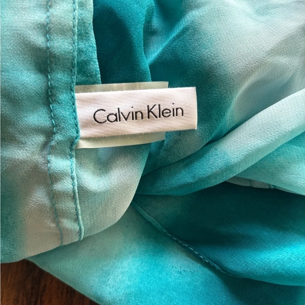 Calvin Klein Lightweight Teal White Infinity Scarf‎ – Versatile Look